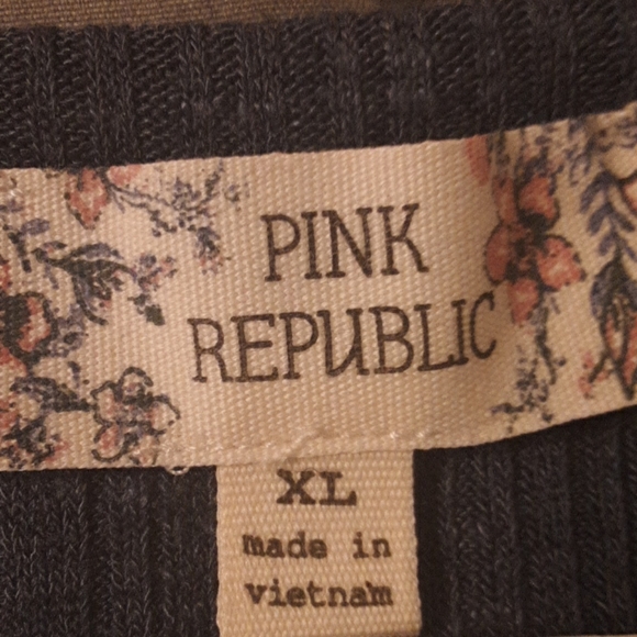 Square neck top - Picture 2 of 3